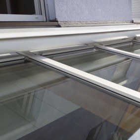 wintergarten-mit-weis-rahmen-erlangen-2026