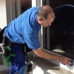 fensterputzer-professionalle-fensterreiniger-www.fensterputzererlangen.de-forcheim-heßdorf Fensterreiniger Rahmenwäsche https://fensterputzererlangen.de Herzogenaurach